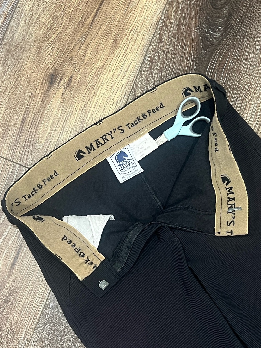 Mary's Tack & Feed Riding Breeches Equestrian Blk Ribbed W/Suede Thigh Patches 🐎 - Picture 4 of 6